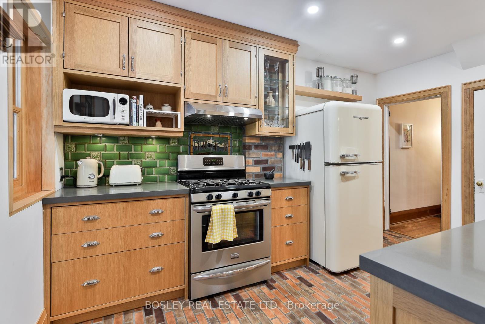 224 Rosethorn Avenue, Toronto, Ontario  M6M 3L1 - Photo 15 - W12670994