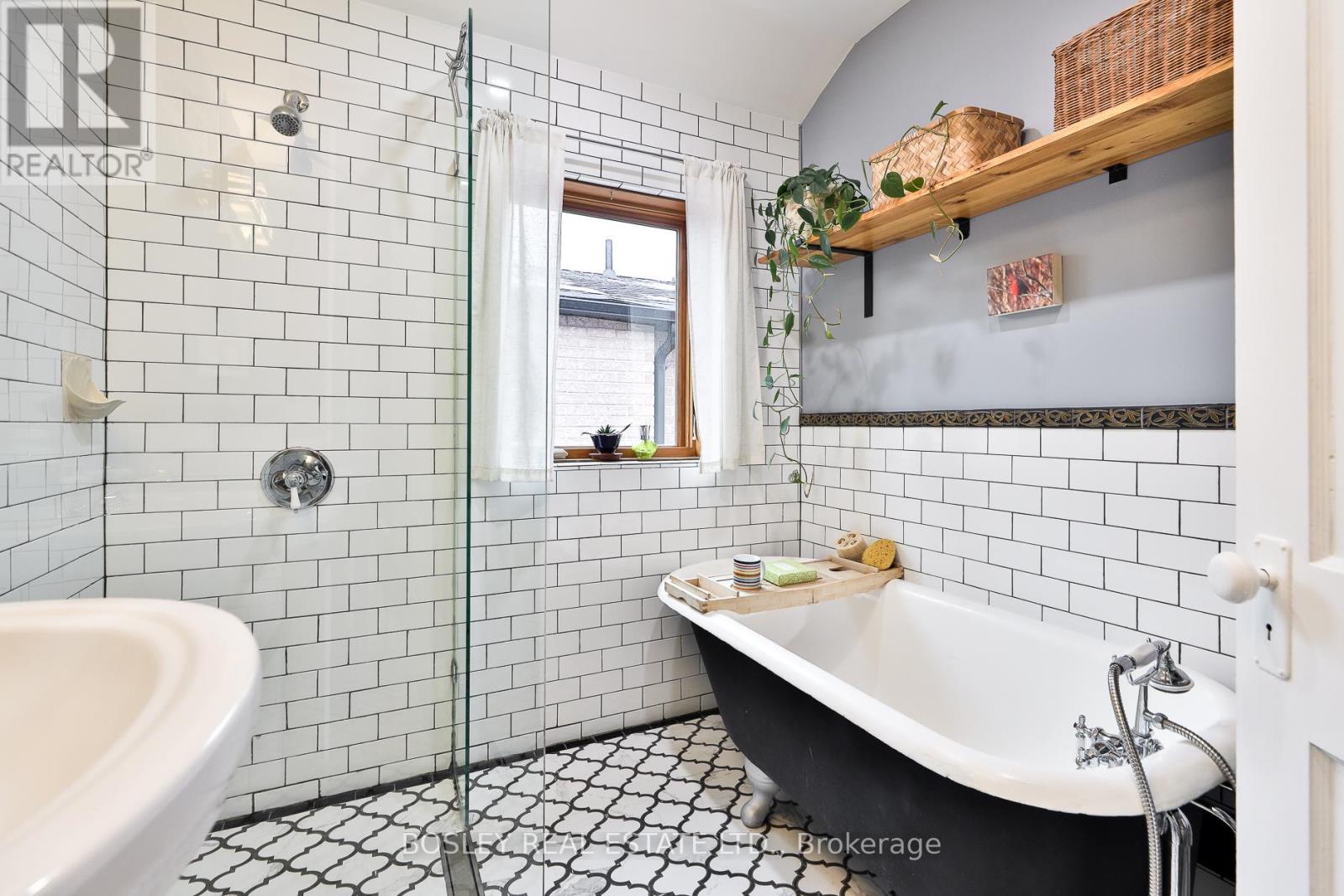 224 Rosethorn Avenue, Toronto, Ontario  M6M 3L1 - Photo 29 - W12670994