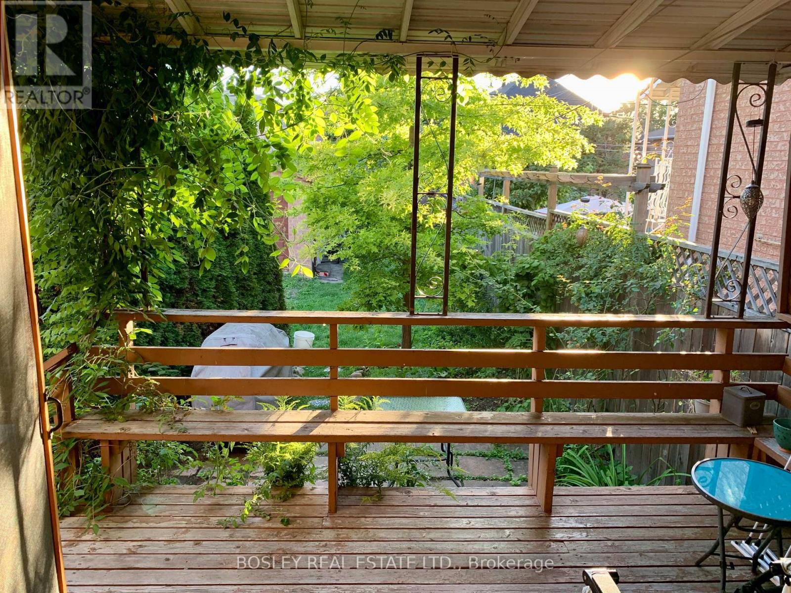 224 Rosethorn Avenue, Toronto, Ontario  M6M 3L1 - Photo 41 - W12670994