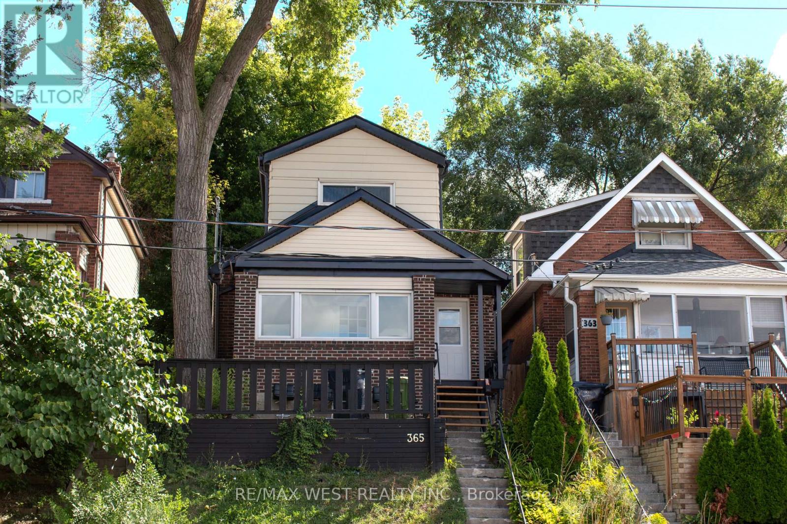365 Silverthorn Avenue, Toronto, Ontario  M6M 3G7 - Photo 2 - W12671070