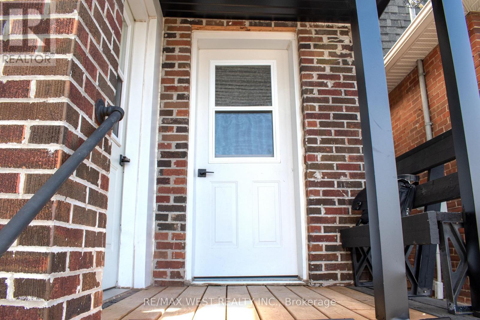 365 Silverthorn Avenue, Toronto, Ontario  M6M 3G7 - Photo 3 - W12671070