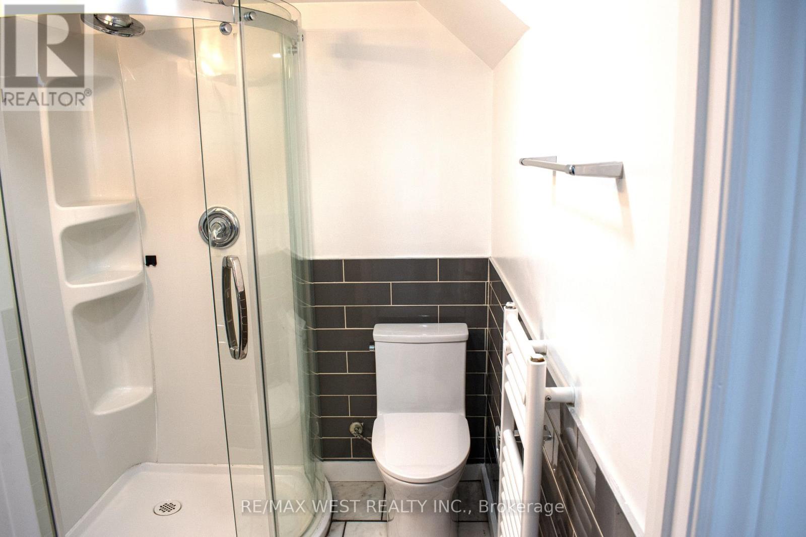 365 Silverthorn Avenue, Toronto, Ontario  M6M 3G7 - Photo 5 - W12671070