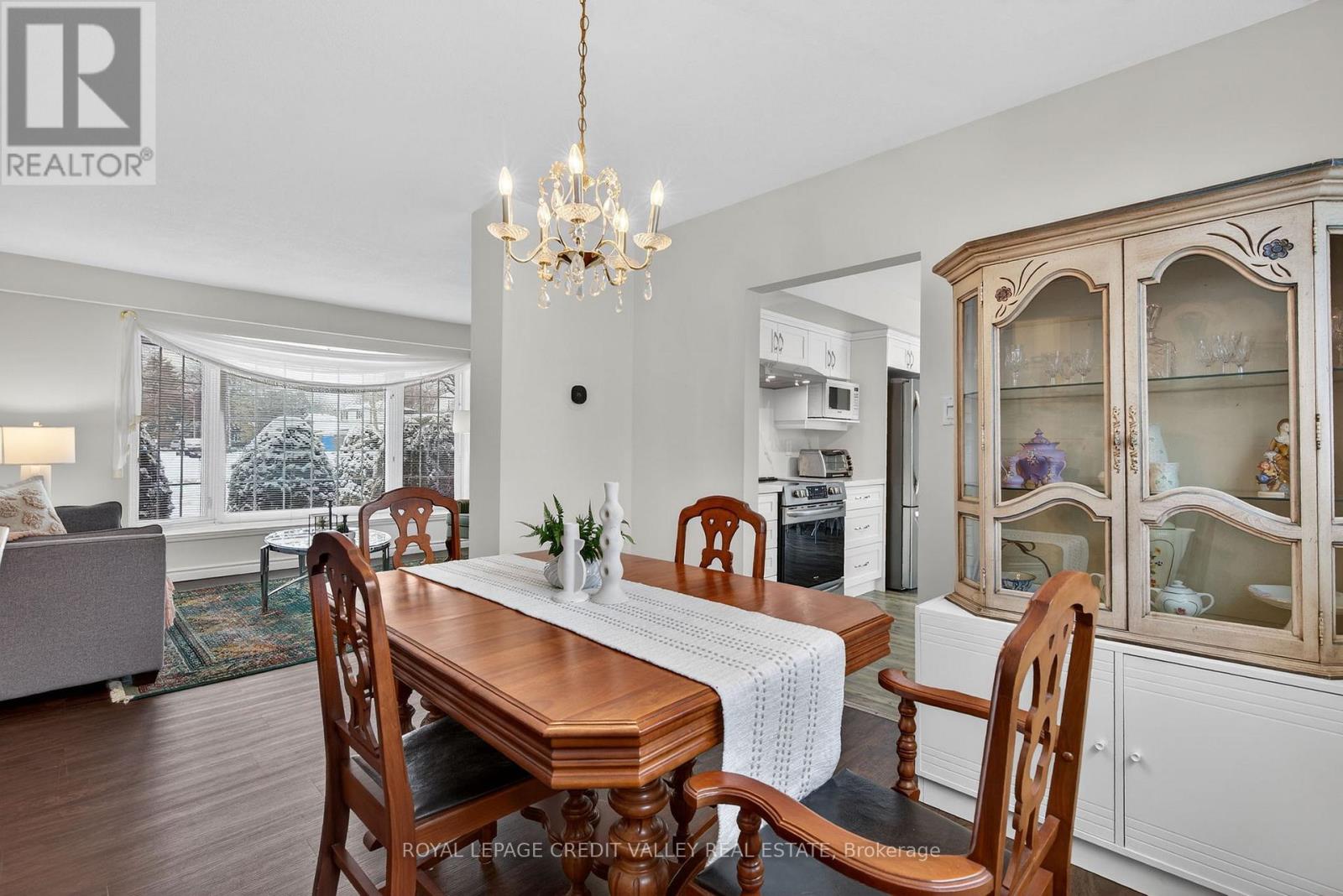 43 Benton Street, Brampton, Ontario  L6W 3B8 - Photo 10 - W12671078