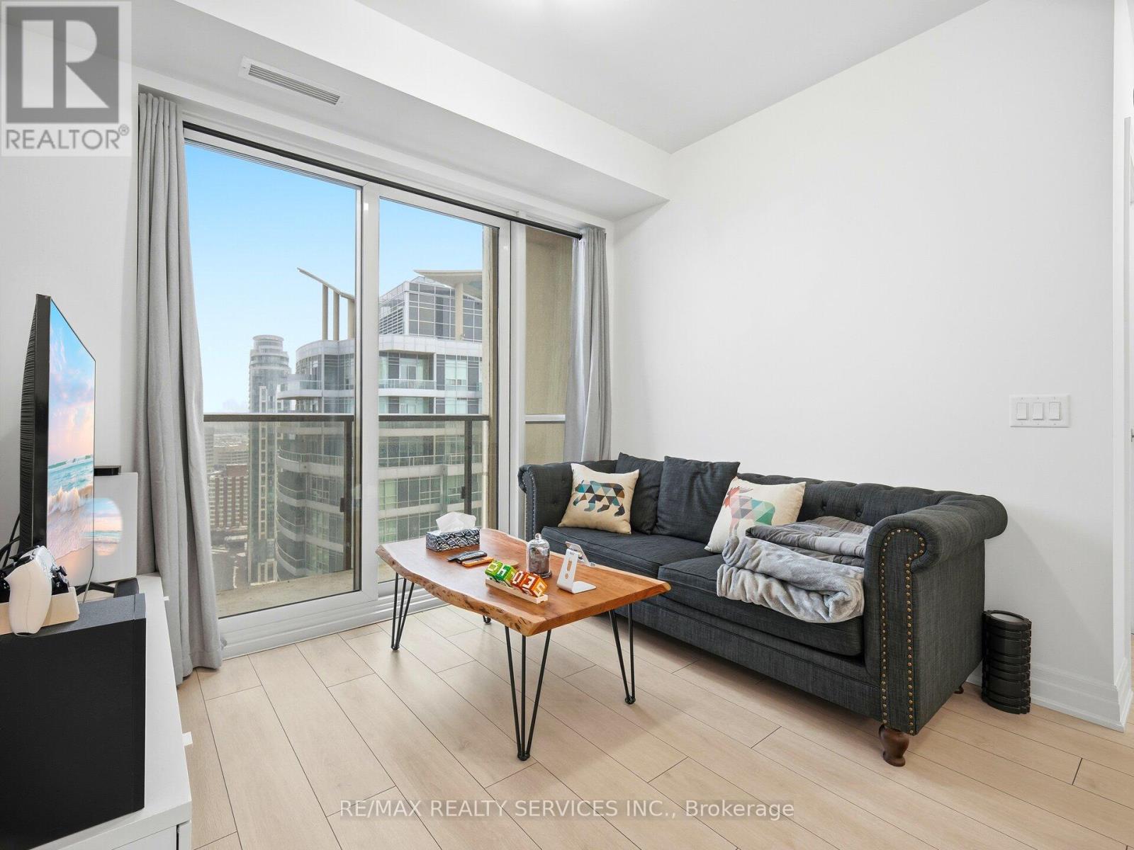 2401 - 30 Elm Drive, Mississauga, Ontario  L5B 0N6 - Photo 12 - W12671090