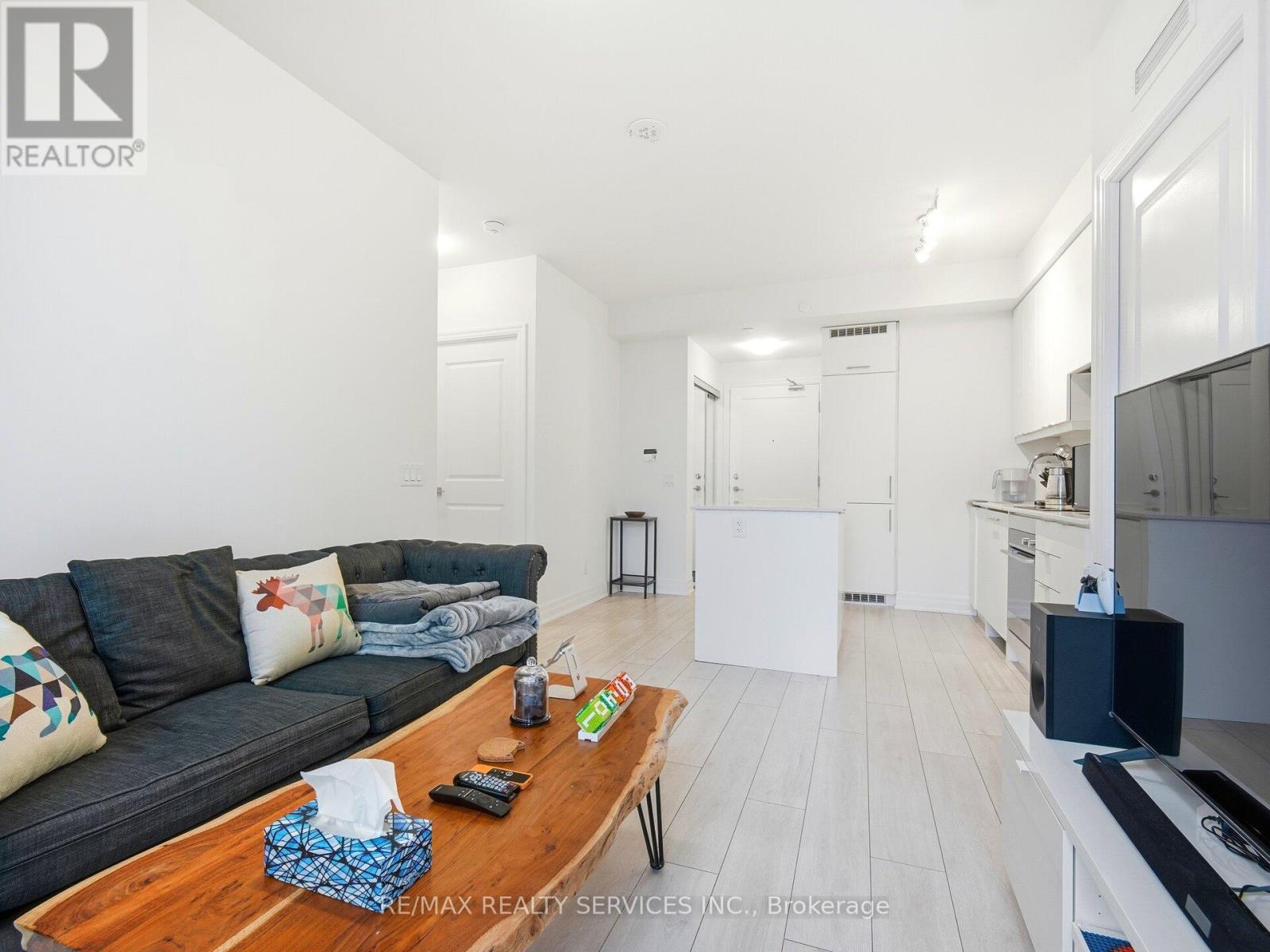 2401 - 30 Elm Drive, Mississauga, Ontario  L5B 0N6 - Photo 13 - W12671090