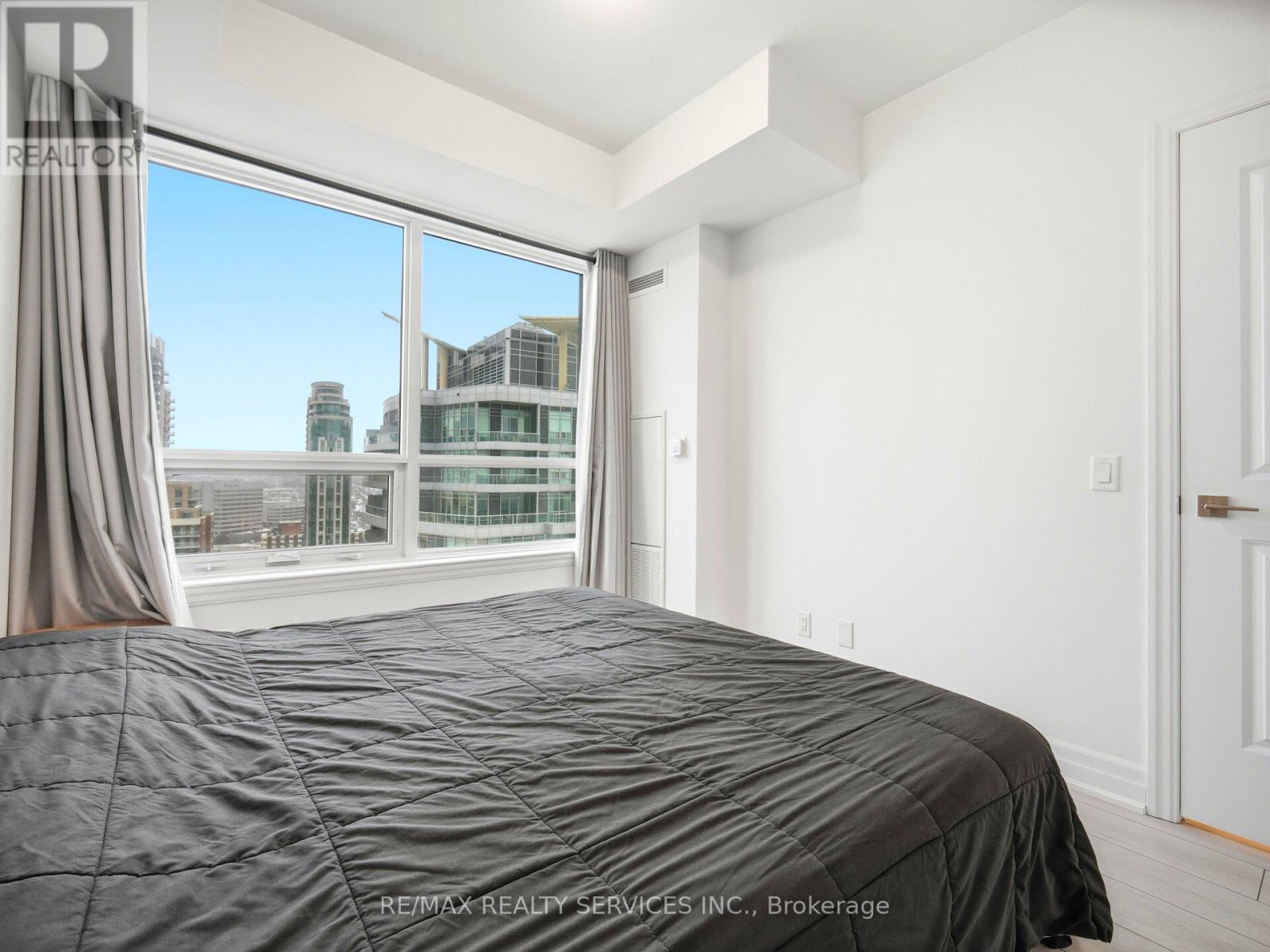 2401 - 30 Elm Drive, Mississauga, Ontario  L5B 0N6 - Photo 17 - W12671090