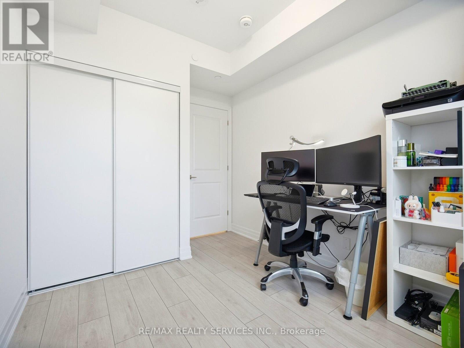 2401 - 30 Elm Drive, Mississauga, Ontario  L5B 0N6 - Photo 21 - W12671090