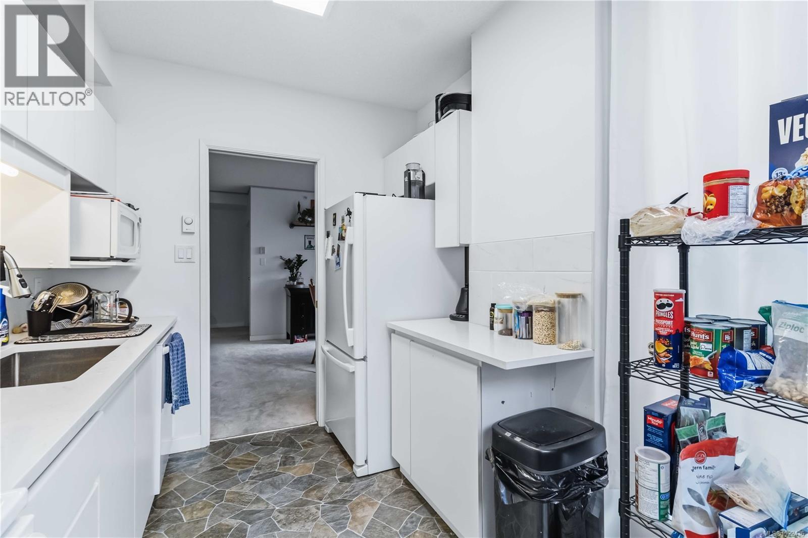 207 1020 View St, Victoria, British Columbia  V8V 4Y4 - Photo 10 - 1022436