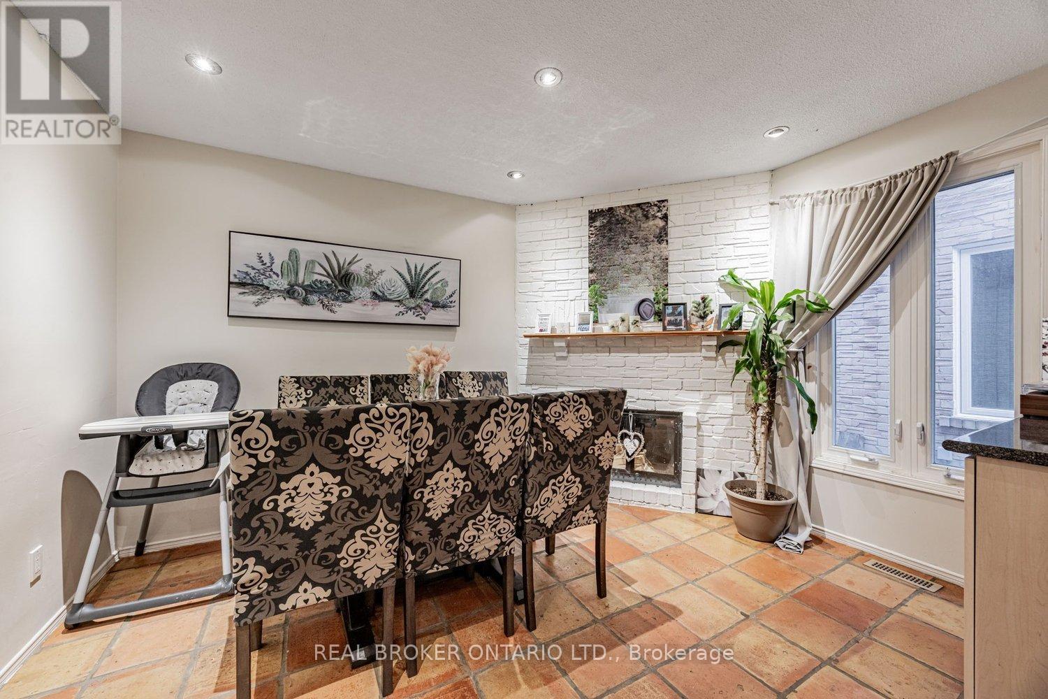 109 Robert Hicks Drive, Toronto, Ontario  M2R 3R2 - Photo 13 - C12665812