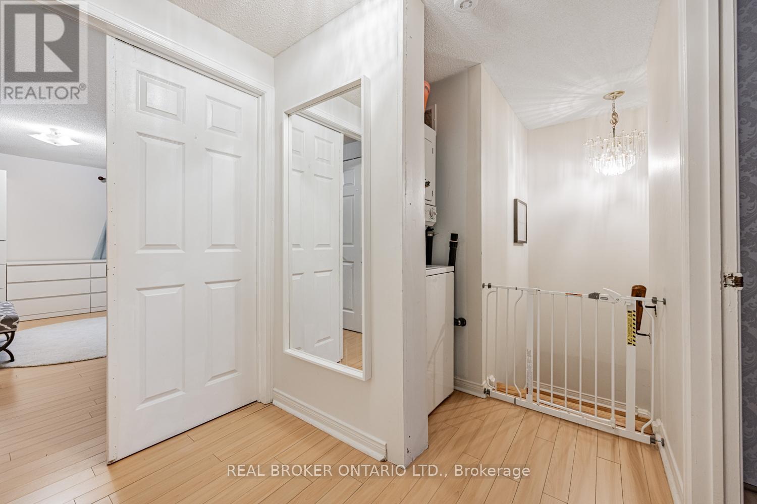 109 Robert Hicks Drive, Toronto, Ontario  M2R 3R2 - Photo 18 - C12665812