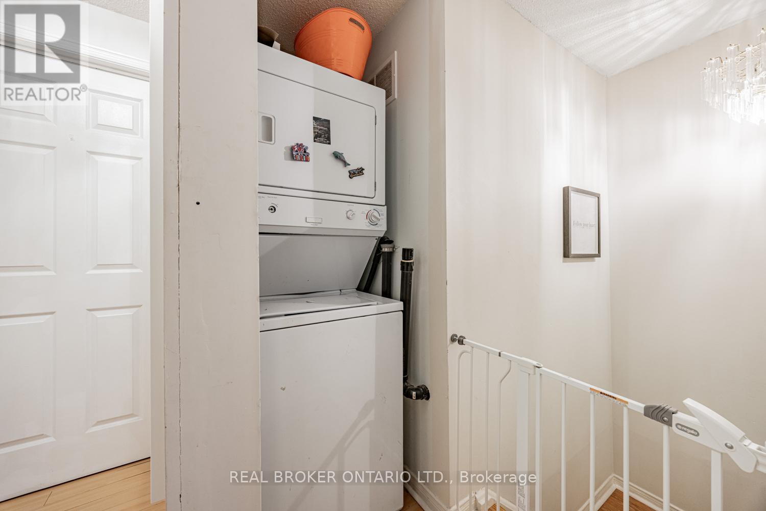 109 Robert Hicks Drive, Toronto, Ontario  M2R 3R2 - Photo 26 - C12665812