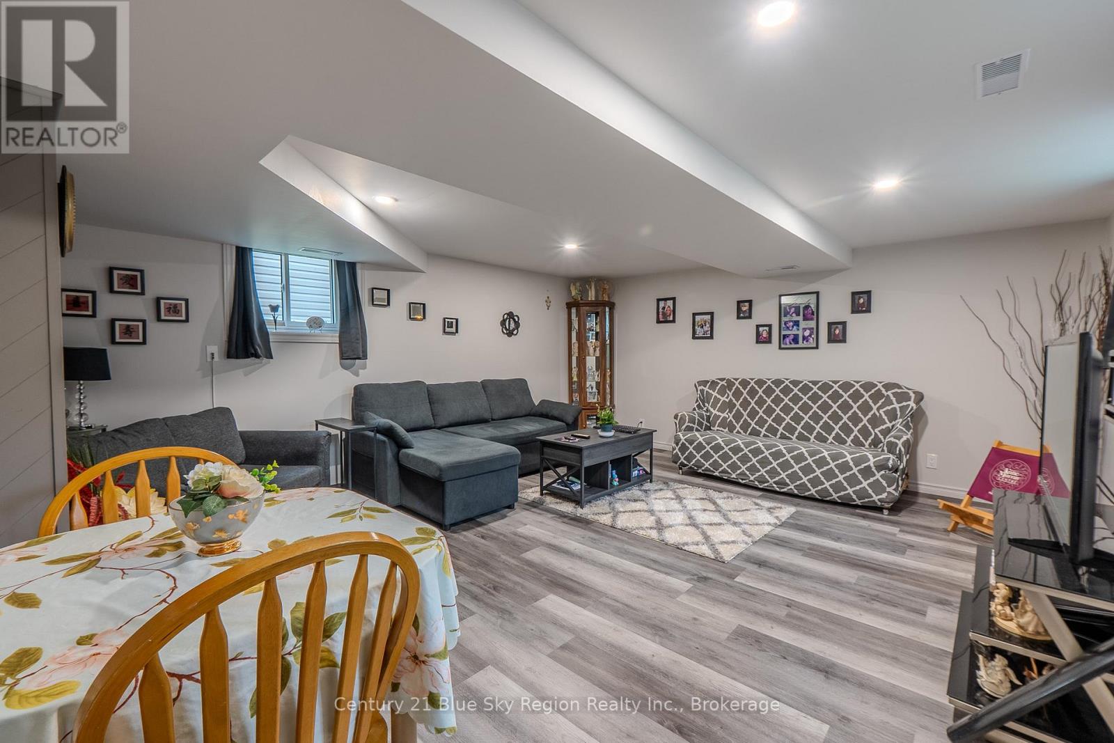 242 Princess Street E, North Bay, Ontario  P1B 1P9 - Photo 2 - X12671172