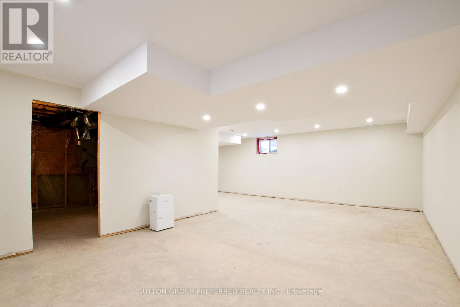 1158 Smither Road, London North (North I), Ontario  N6G 5R8 - Photo 31 - X12671144