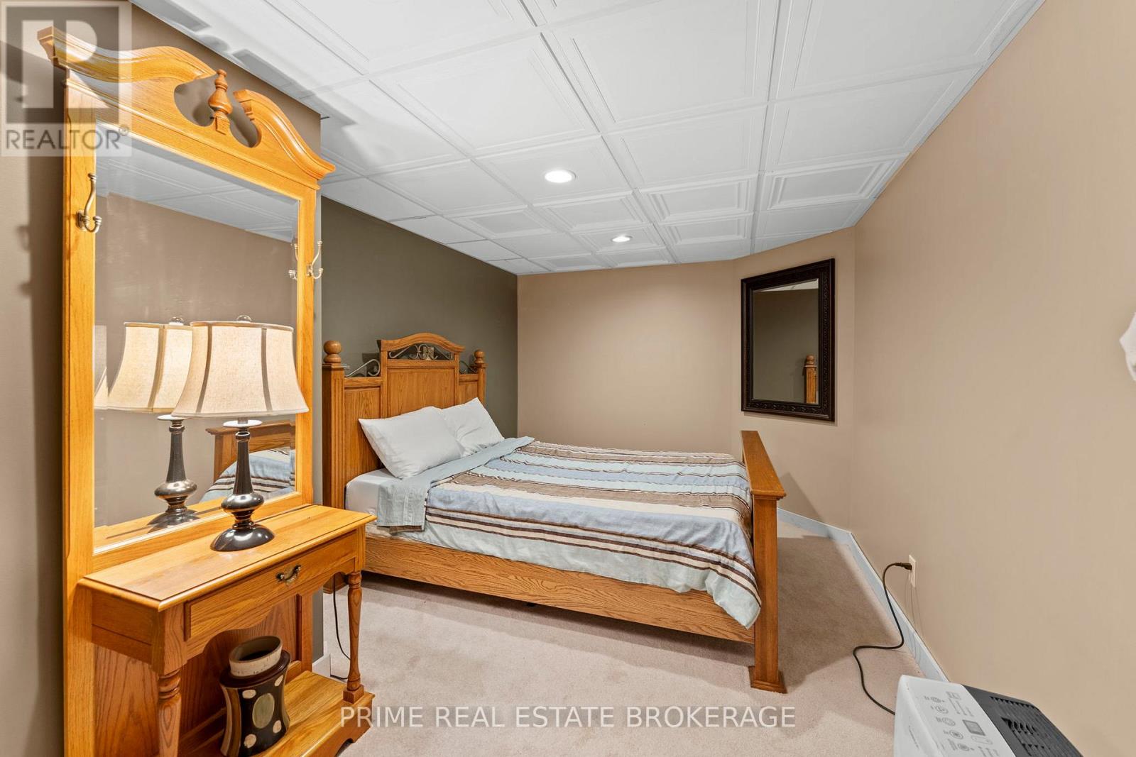 10219 Pinetree Drive, Lambton Shores, Ontario  N0M 1T0 - Photo 25 - X12671188