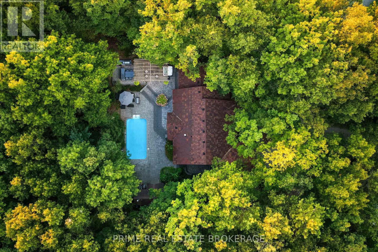 10219 Pinetree Drive, Lambton Shores, Ontario  N0M 1T0 - Photo 26 - X12671188