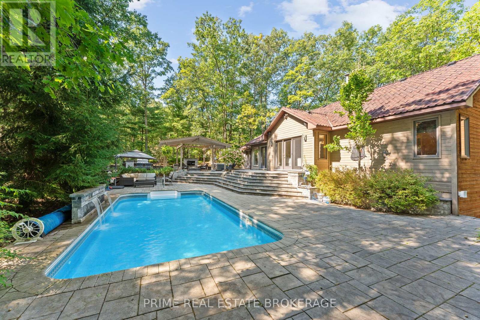 10219 Pinetree Drive, Lambton Shores, Ontario  N0M 1T0 - Photo 28 - X12671188