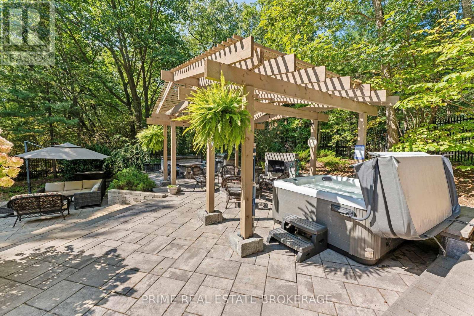 10219 Pinetree Drive, Lambton Shores, Ontario  N0M 1T0 - Photo 30 - X12671188