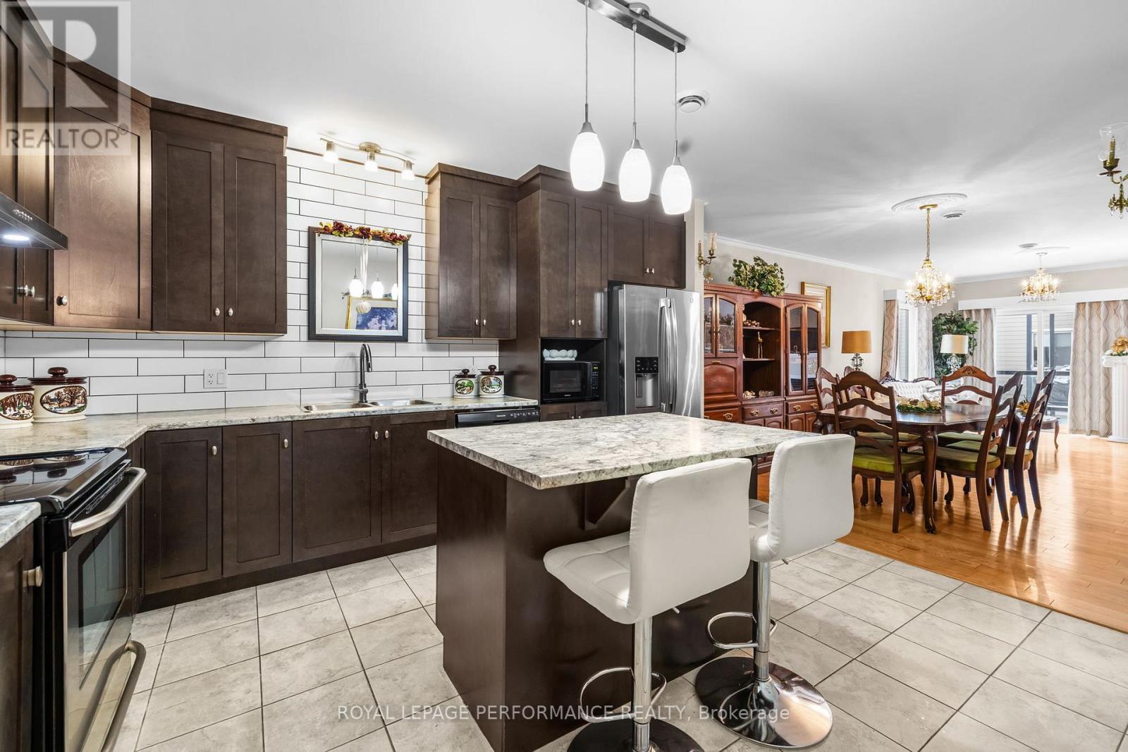 205 - 300 Solstice Crescent, Russell, Ontario  K0A 1W0 - Photo 8 - X12671152