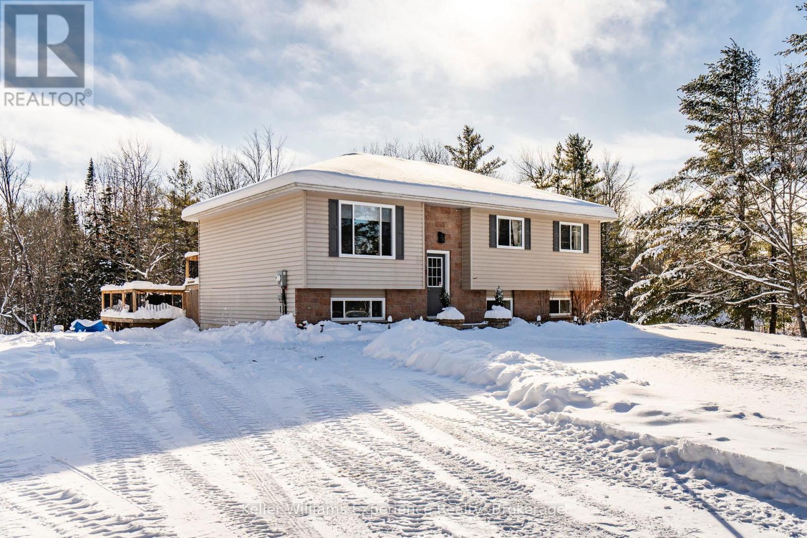 2891 Brady Drive, Severn (Washago), Ontario  P0E 1N0 - Photo 3 - S12671360