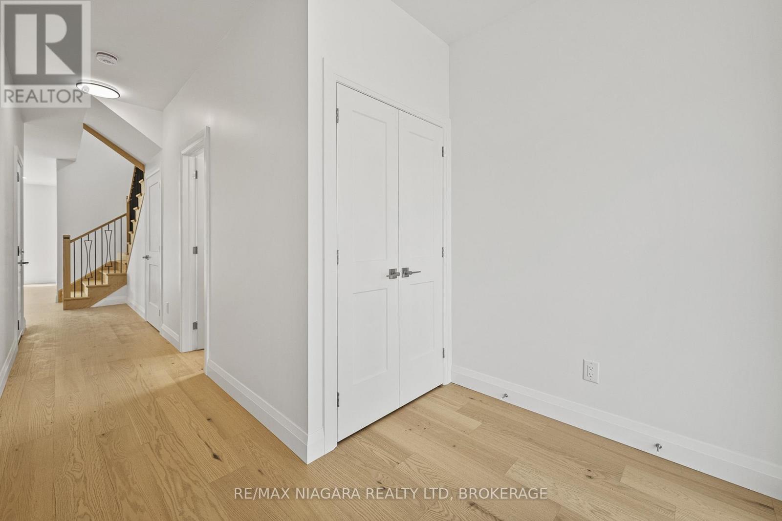 126 Chetwood Street, St. Catharines, Ontario  L2S 2A9 - Photo 5 - X12671308