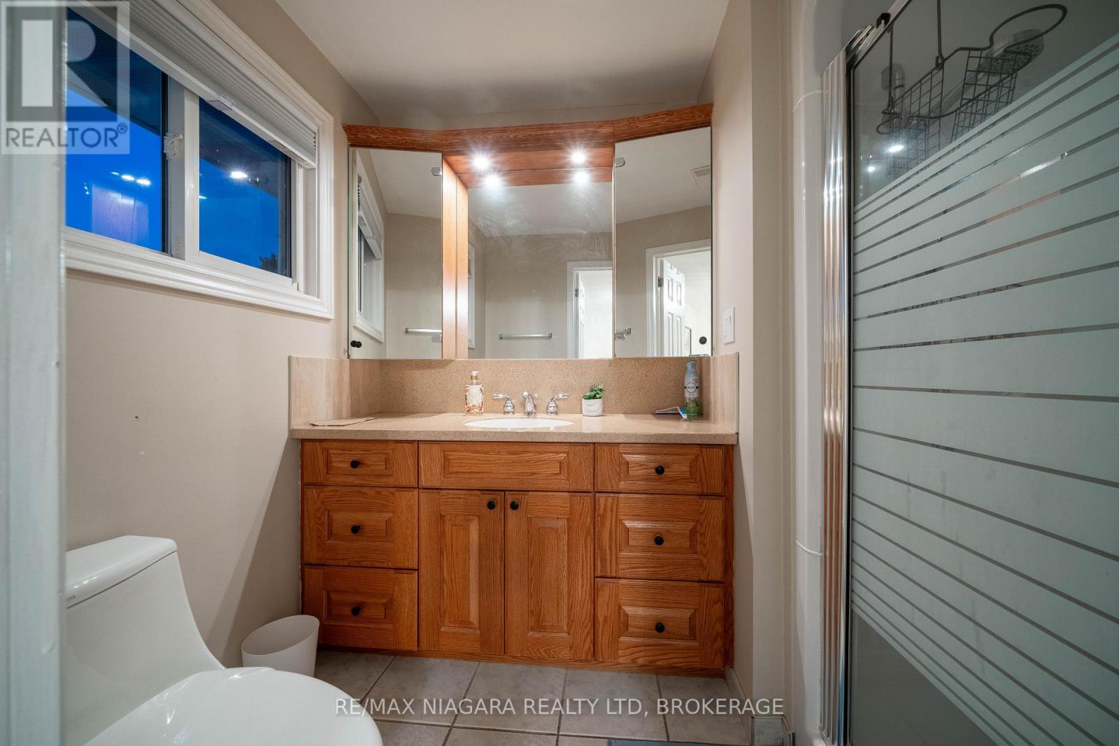 49 Royal York Road, St. Catharines (Lakeshore), Ontario  L2N 2N7 - Photo 35 - X12671354