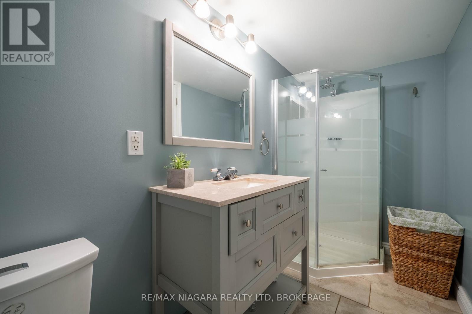 49 Royal York Road, St. Catharines (Lakeshore), Ontario  L2N 2N7 - Photo 38 - X12671354