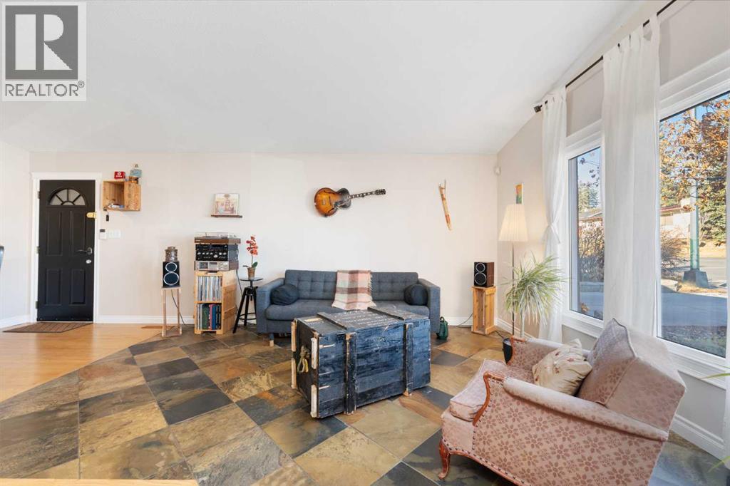 1043 32 Avenue Nw, Calgary, Alberta  T2K 0B3 - Photo 7 - A2267786