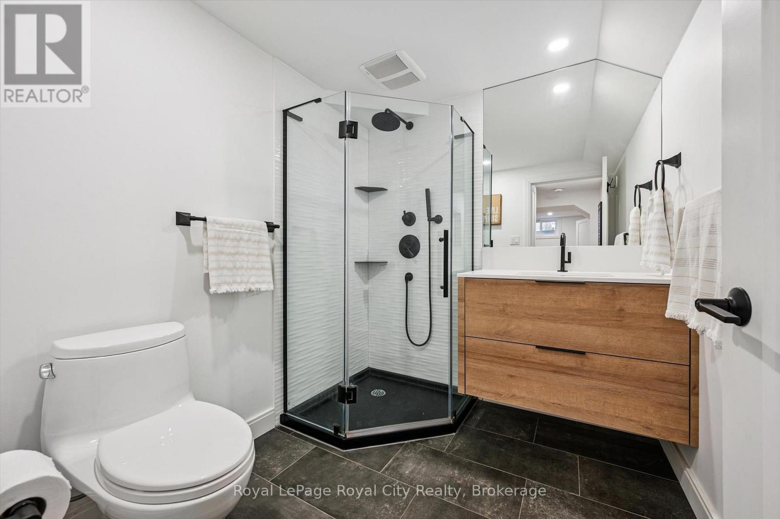 4 Gryphon Place, Guelph, Ontario  N1G 4L7 - Photo 31 - X12602994