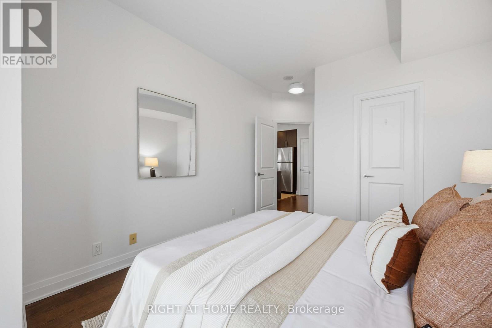 909 - 530 St Clair Avenue W, Toronto, Ontario  M6C 0A2 - Photo 12 - C12671278