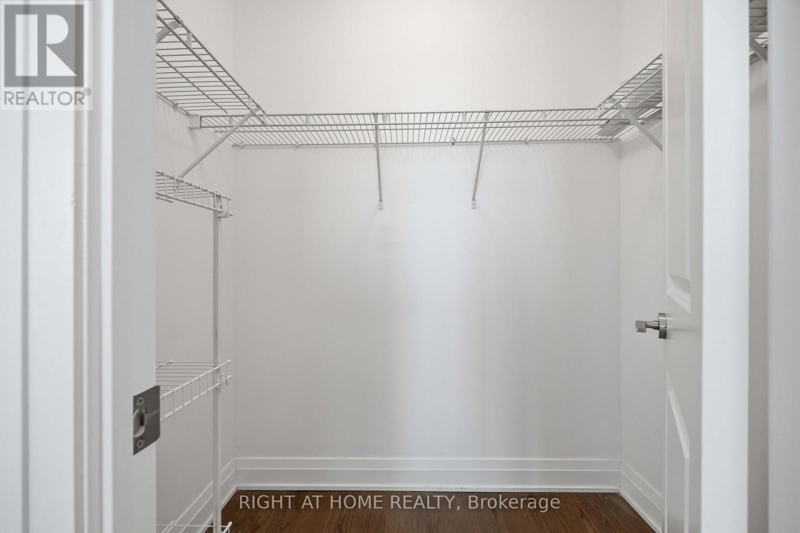 909 - 530 St Clair Avenue W, Toronto, Ontario  M6C 0A2 - Photo 13 - C12671278