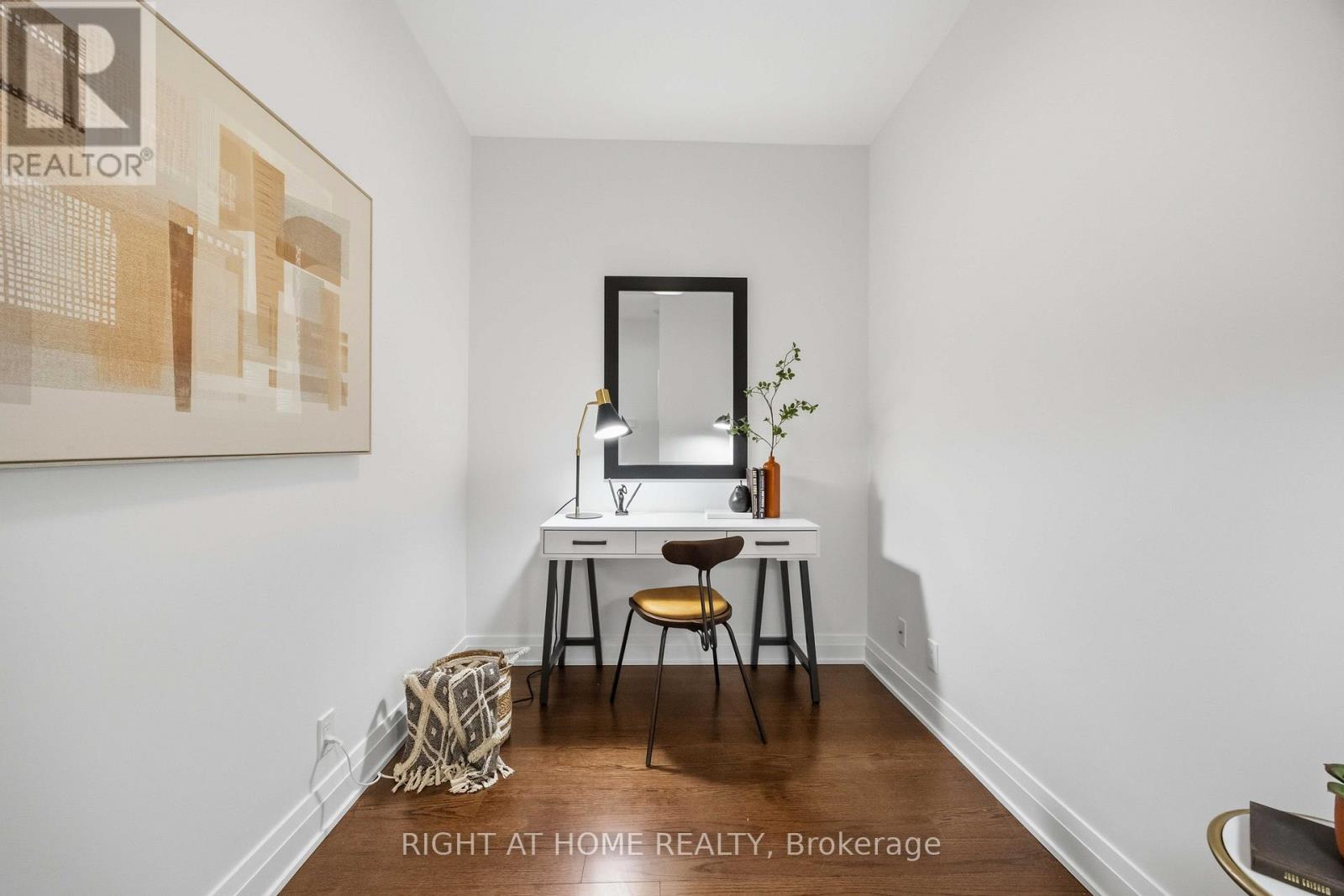 909 - 530 St Clair Avenue W, Toronto, Ontario  M6C 0A2 - Photo 15 - C12671278