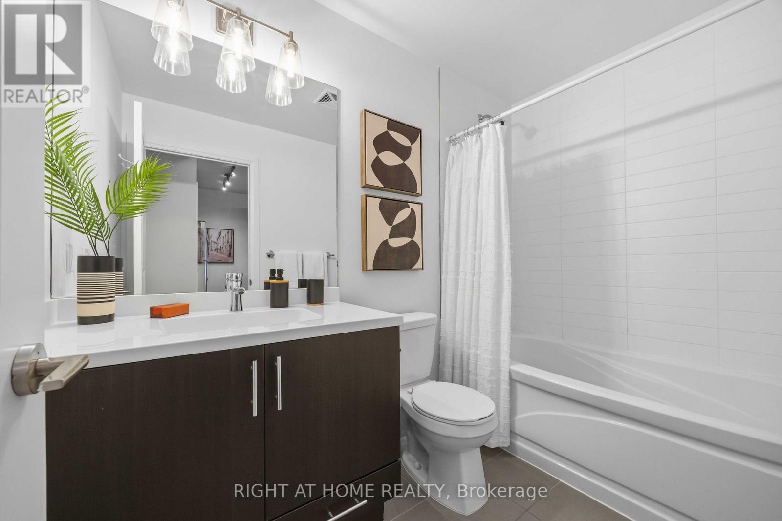 909 - 530 St Clair Avenue W, Toronto, Ontario  M6C 0A2 - Photo 17 - C12671278