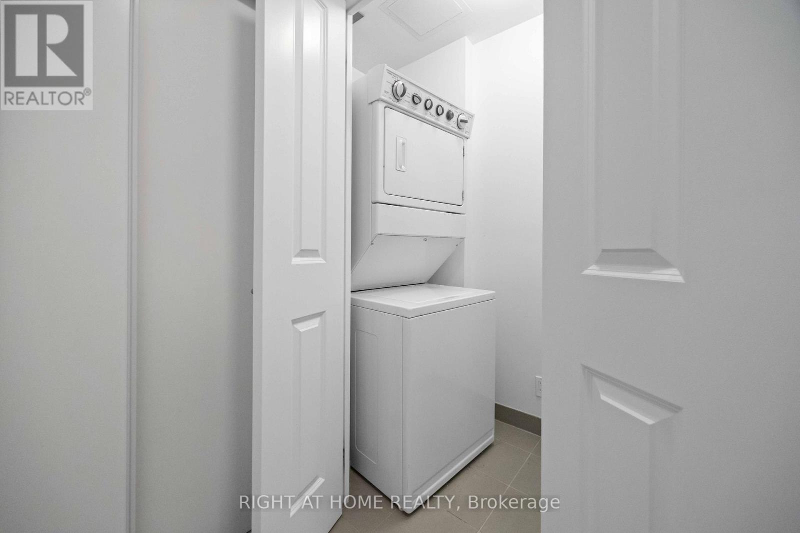 909 - 530 St Clair Avenue W, Toronto, Ontario  M6C 0A2 - Photo 19 - C12671278