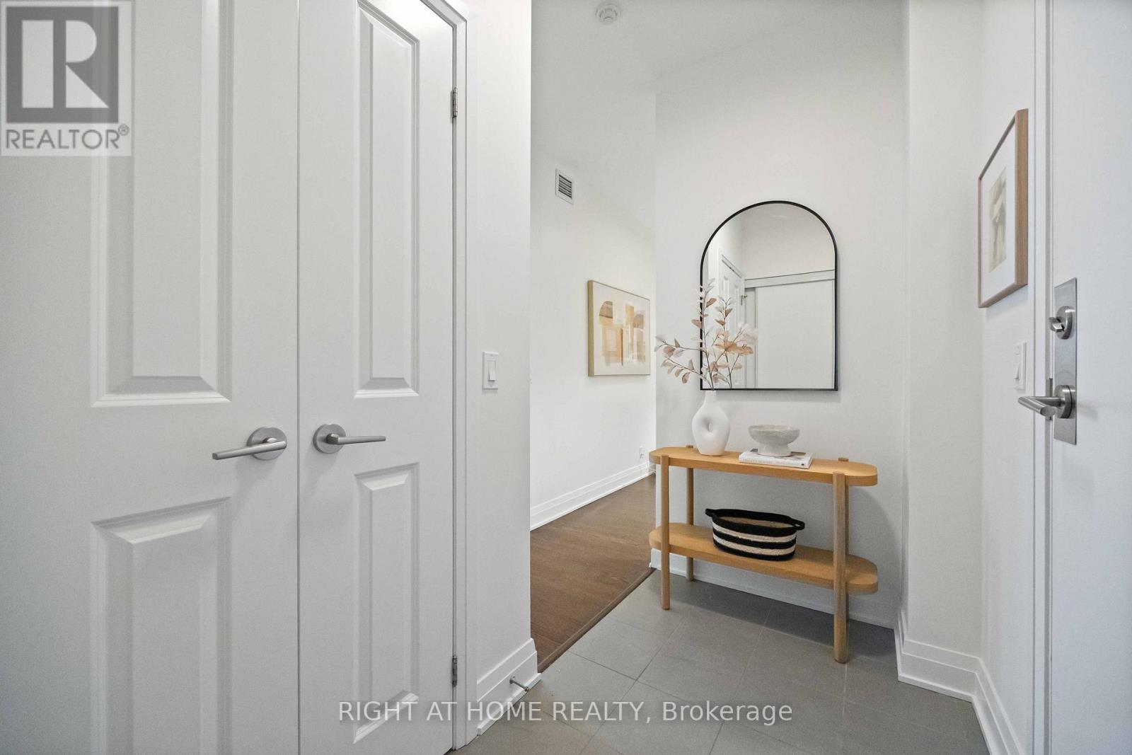 909 - 530 St Clair Avenue W, Toronto, Ontario  M6C 0A2 - Photo 20 - C12671278