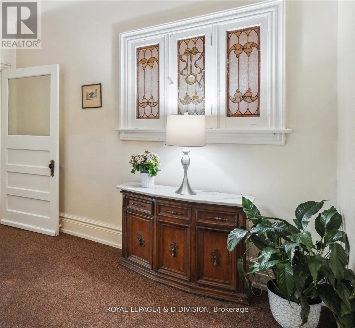 51 Chicora Avenue, Toronto, Ontario  M5R 1T7 - Photo 5 - C12671366