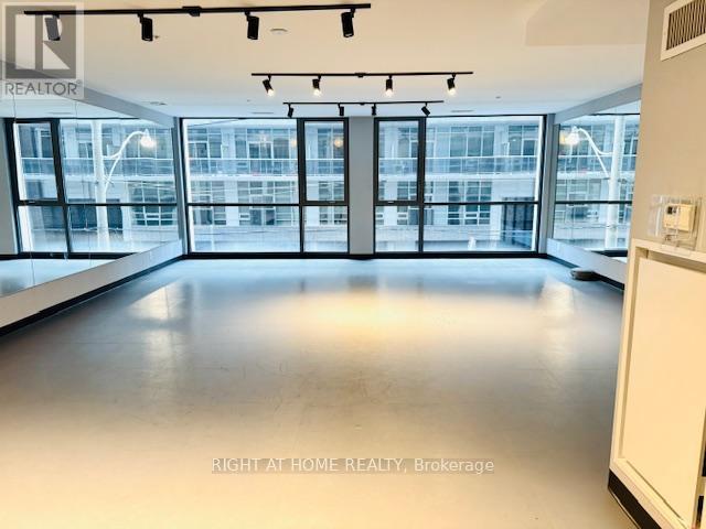 304 - 39 Brant Street, Toronto, Ontario  M5V 2L9 - Photo 4 - C12671394