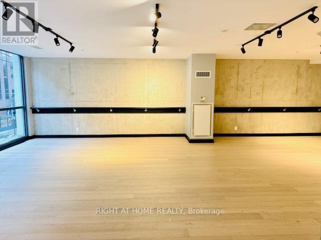 304 - 39 Brant Street, Toronto, Ontario  M5V 2L9 - Photo 5 - C12671394