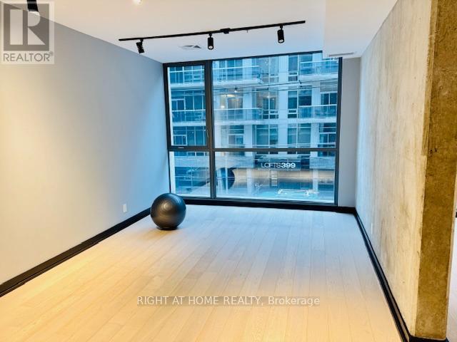 304 - 39 Brant Street, Toronto, Ontario  M5V 2L9 - Photo 6 - C12671394