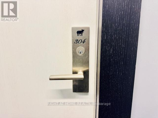 304 - 39 Brant Street, Toronto, Ontario  M5V 2L9 - Photo 7 - C12671394