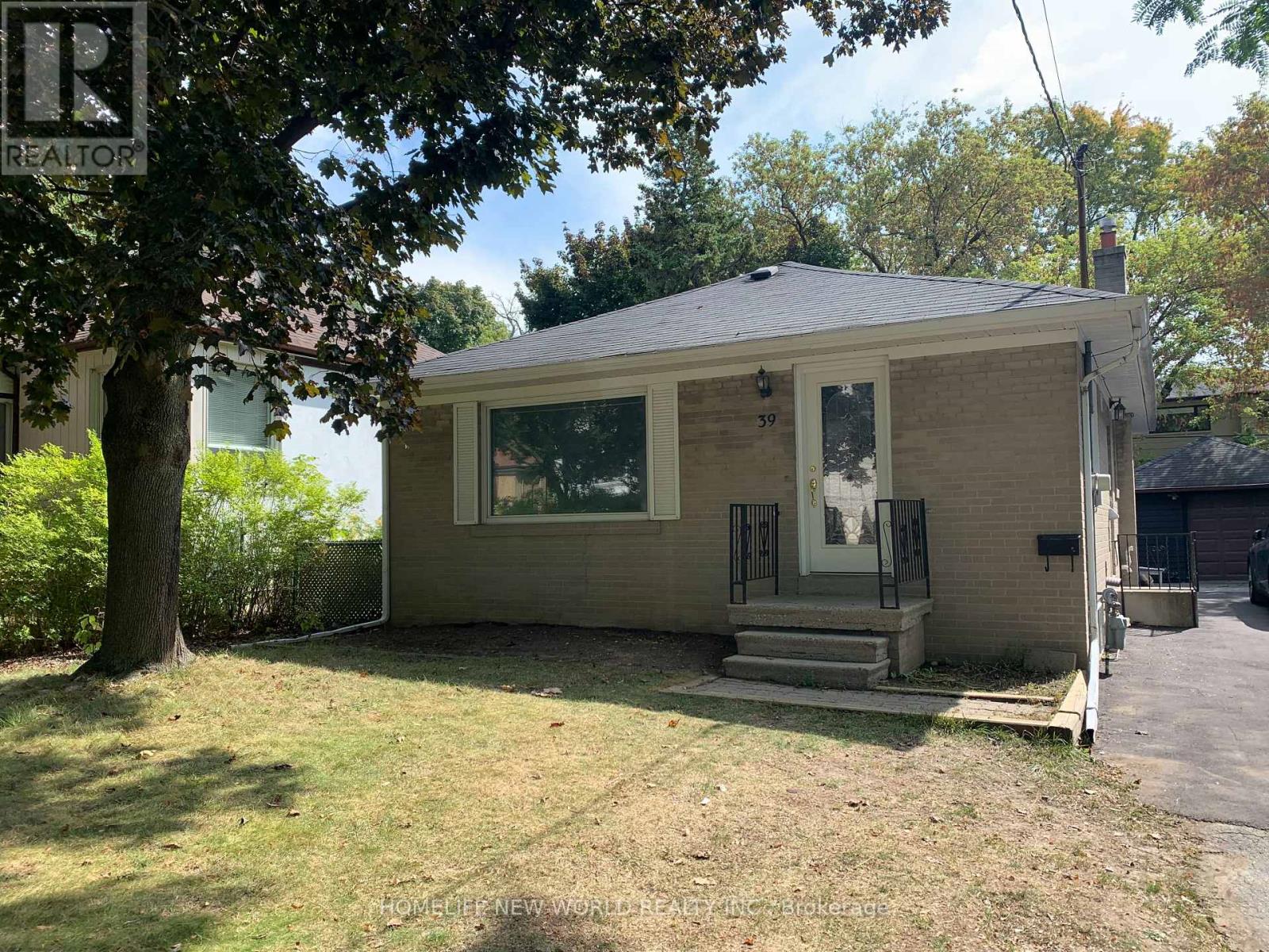 BASEMENT - 39 OTONABEE AVENUE, Toronto, Ontario