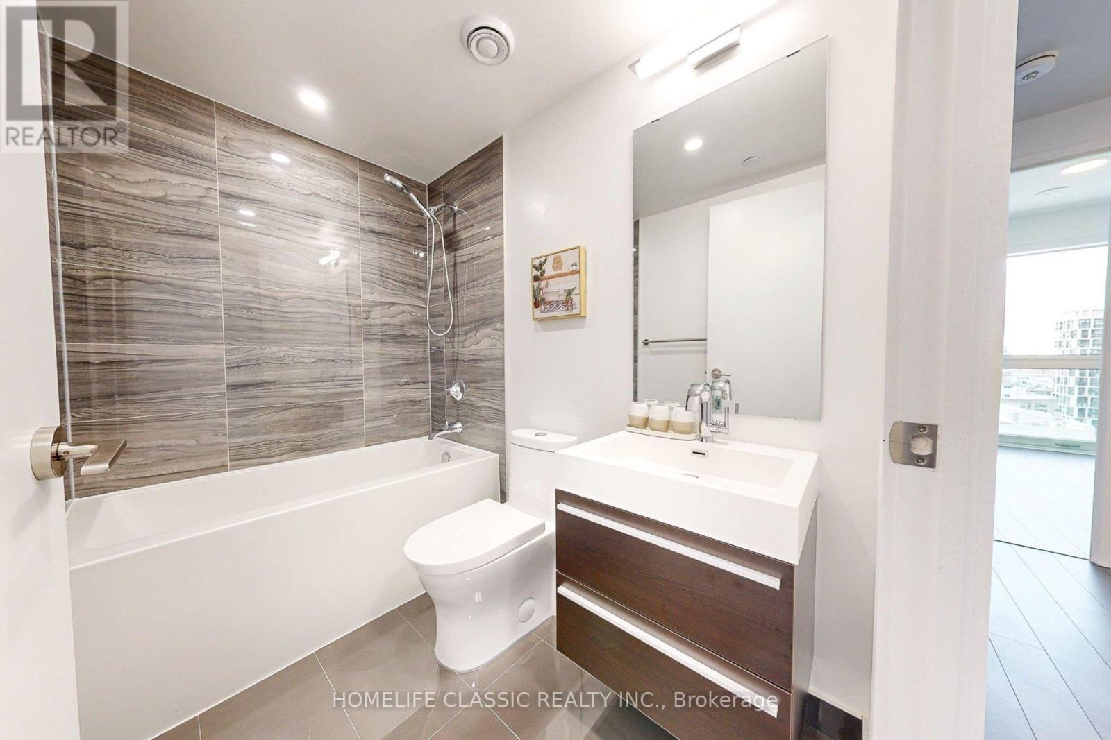 1804 - 39 Roehampton Avenue, Toronto, Ontario  M4P 0G1 - Photo 14 - C12671440