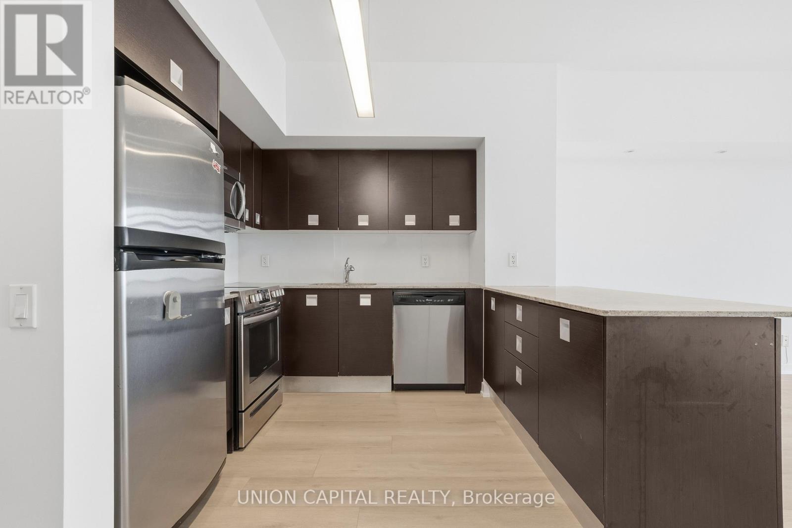 3905 - 33 Charles Street E, Toronto, Ontario  M4Y 1R9 - Photo 10 - C12671446