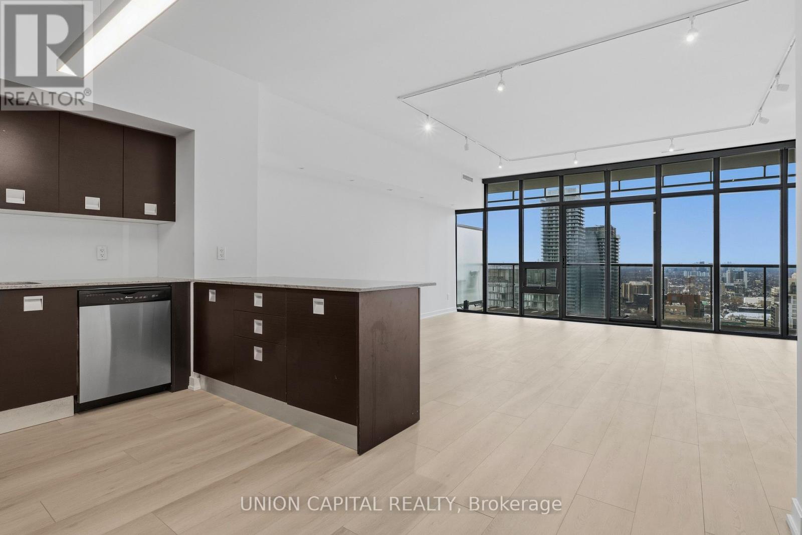 3905 - 33 Charles Street E, Toronto, Ontario  M4Y 1R9 - Photo 12 - C12671446