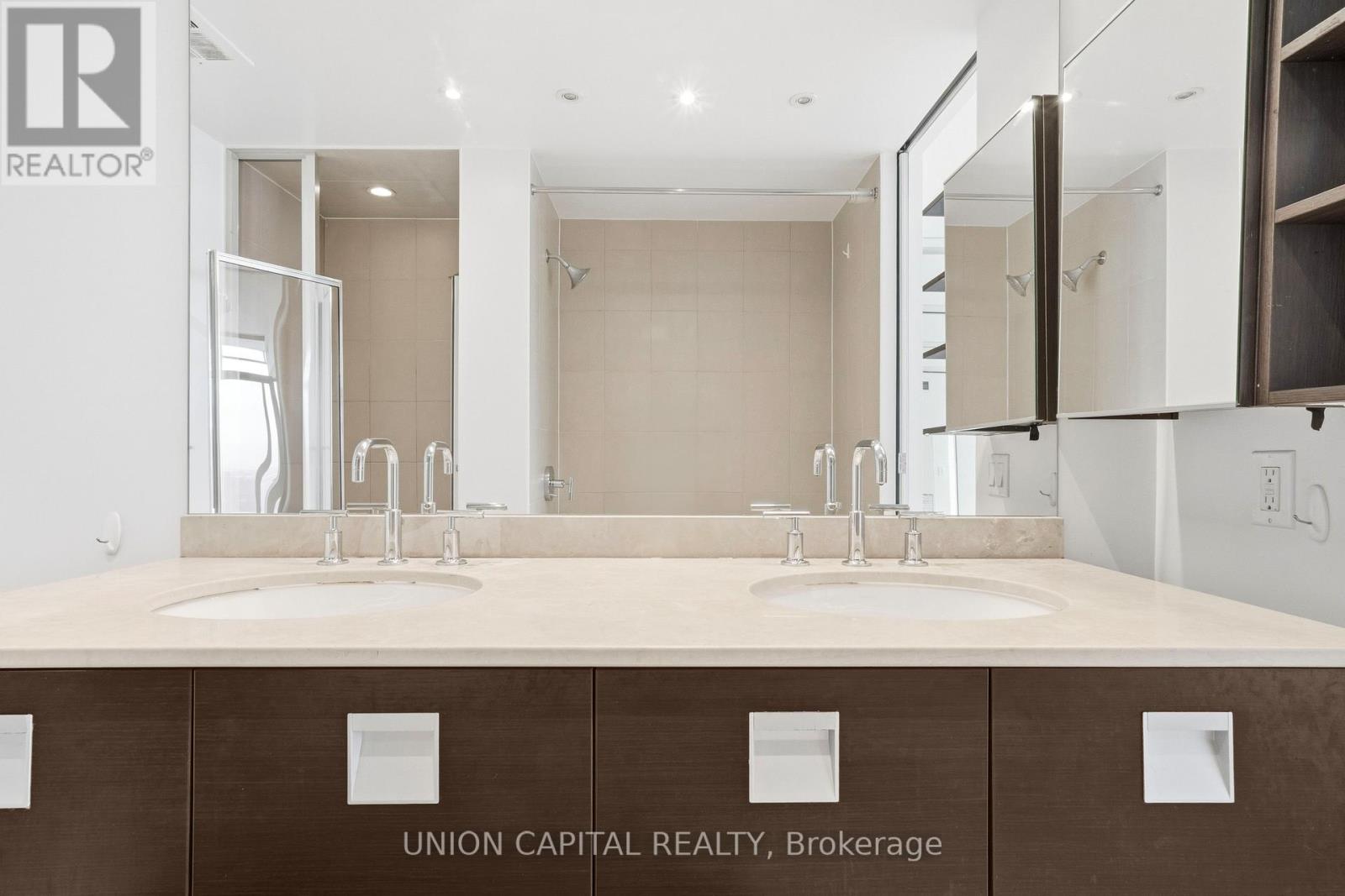 3905 - 33 Charles Street E, Toronto, Ontario  M4Y 1R9 - Photo 18 - C12671446