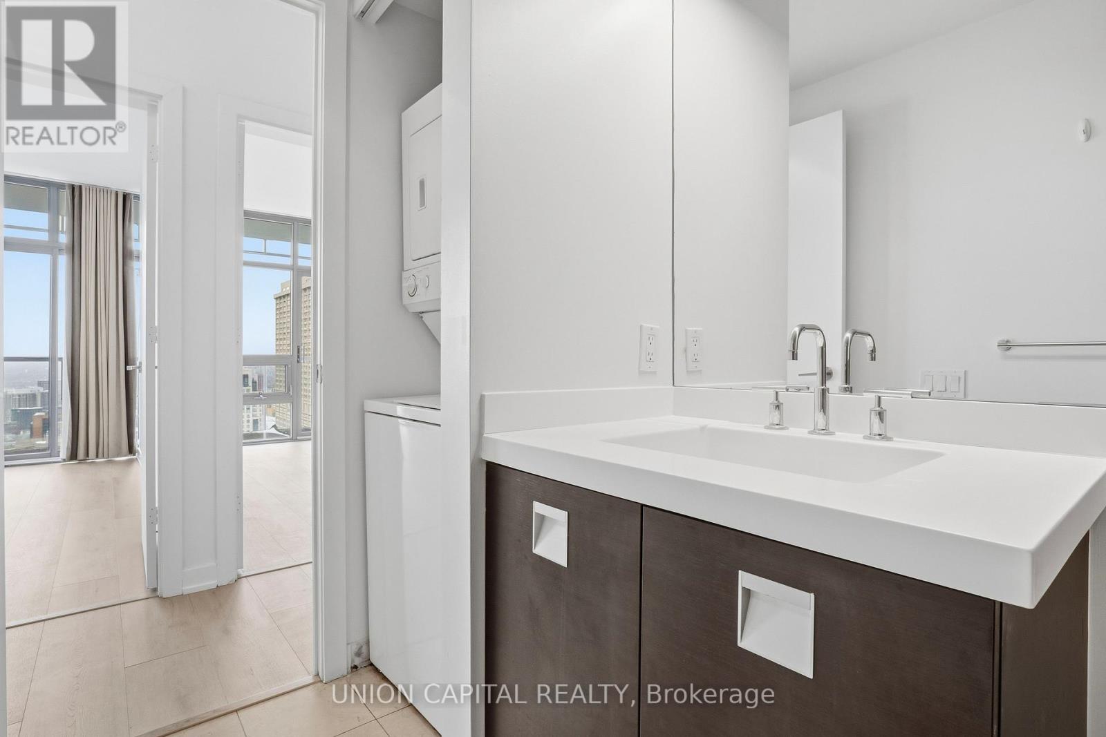 3905 - 33 Charles Street E, Toronto, Ontario  M4Y 1R9 - Photo 24 - C12671446