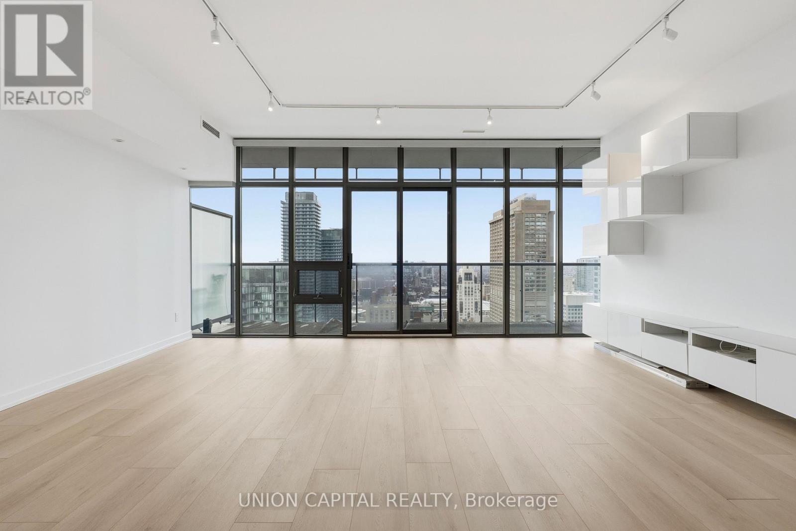 3905 - 33 Charles Street E, Toronto, Ontario  M4Y 1R9 - Photo 6 - C12671446