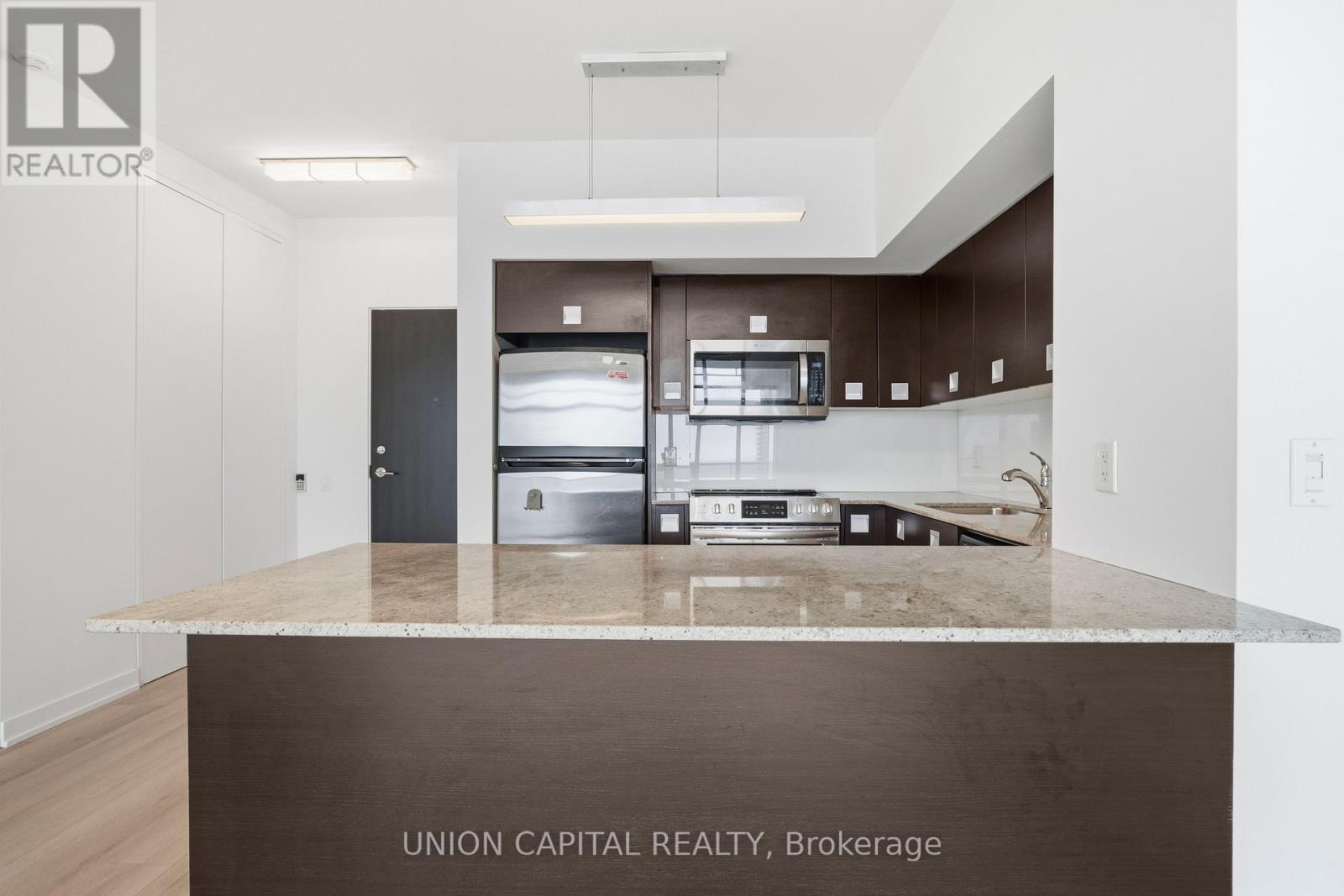 3905 - 33 Charles Street E, Toronto, Ontario  M4Y 1R9 - Photo 9 - C12671446