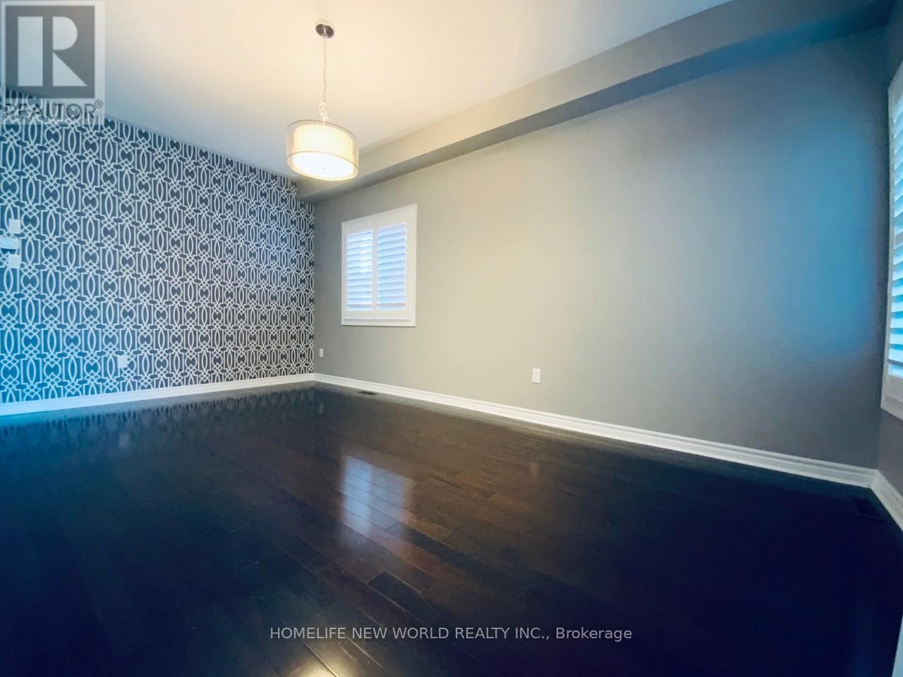 29 Florence Drive, Whitby, Ontario  L1R 0K2 - Photo 4 - E12671160