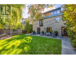 9 PEYTON LANE, Toronto, Ontario