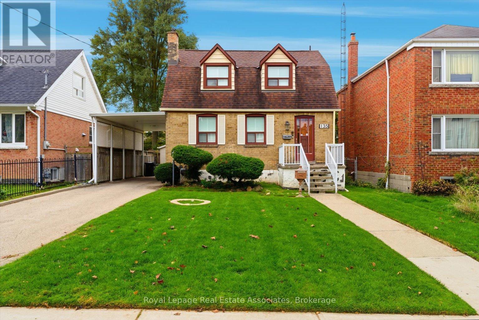 135 Tiago Avenue, Toronto, Ontario  M4B 2A6 - Photo 1 - E12671224